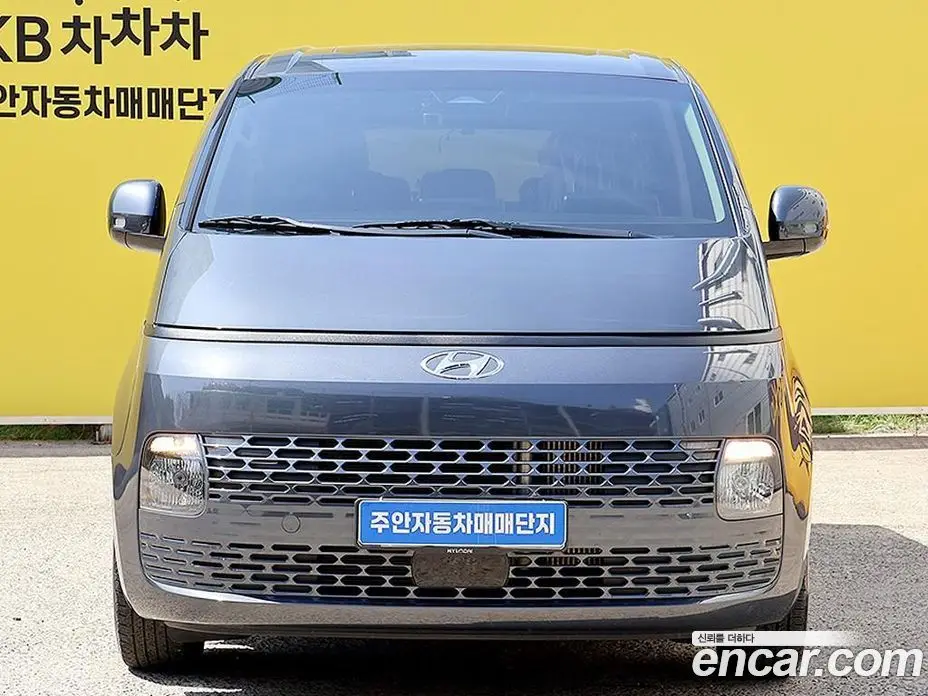 Hyundai Staria 2023 2.2 АКПП, фото 3