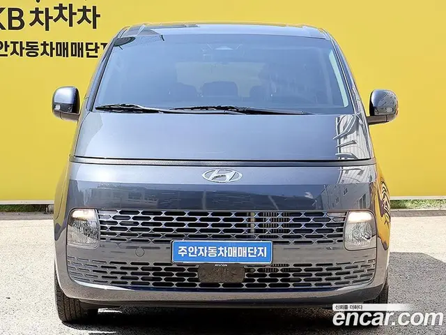 Hyundai Staria 2023 2.2 АКПП, миниатюра 3