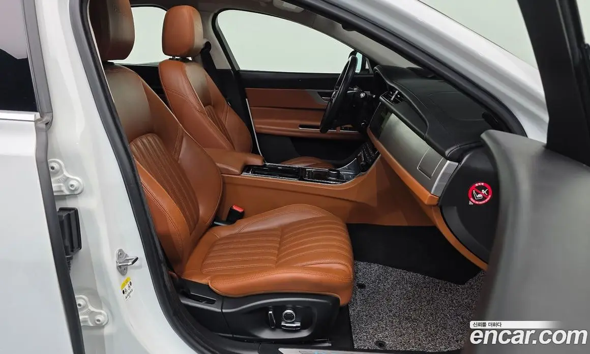 Jaguar XF 2019 2.0 АКПП, фото 11