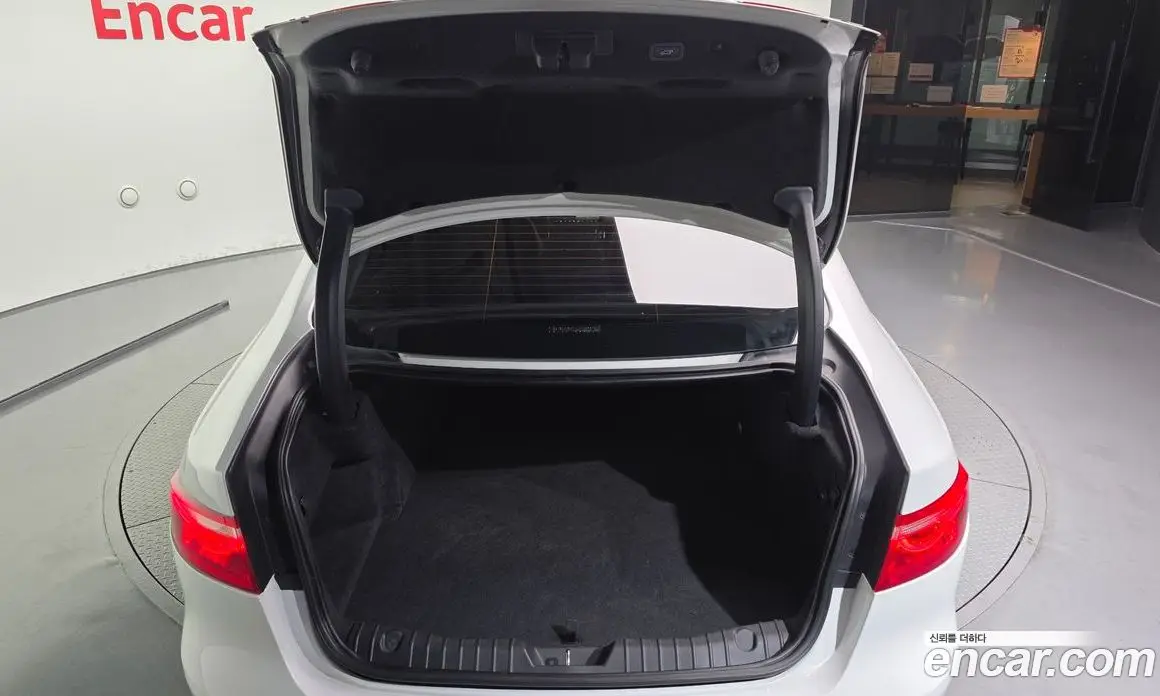 Jaguar XF 2019 2.0 АКПП, фото 20