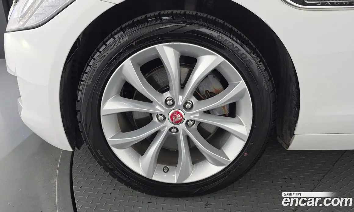 Jaguar XF 2019 2.0 АКПП, фото 5