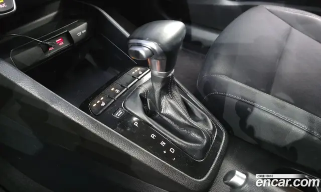 Kia Stonic 2017 1.6 АКПП, миниатюра 12