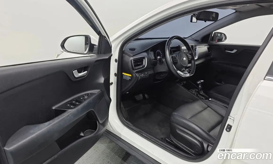 Kia Stonic 2017 1.6 АКПП, фото 13