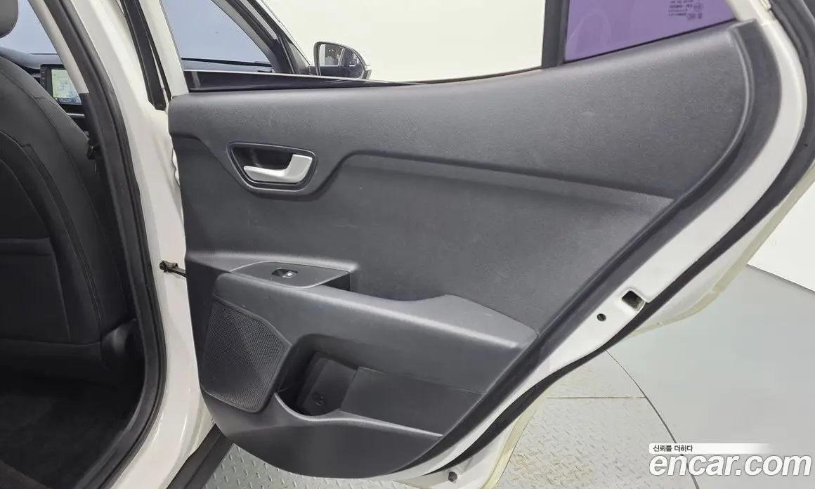 Kia Stonic 2017 1.6 АКПП, фото 15