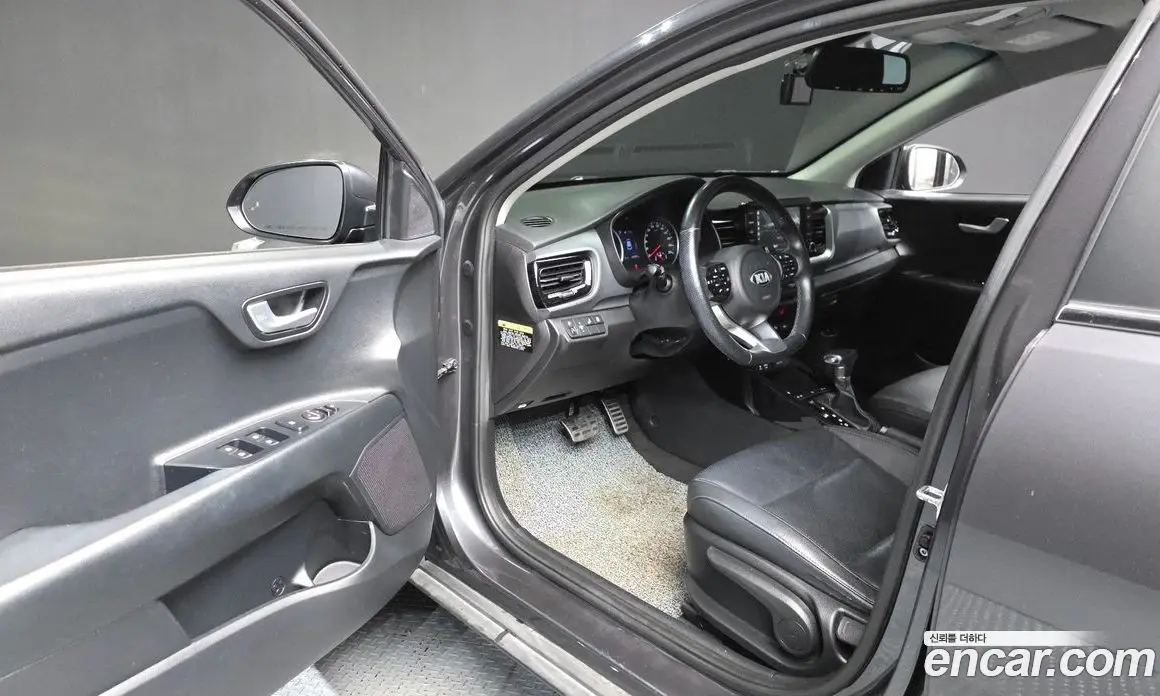 Kia Stonic 2020 1.4 АКПП, фото 13