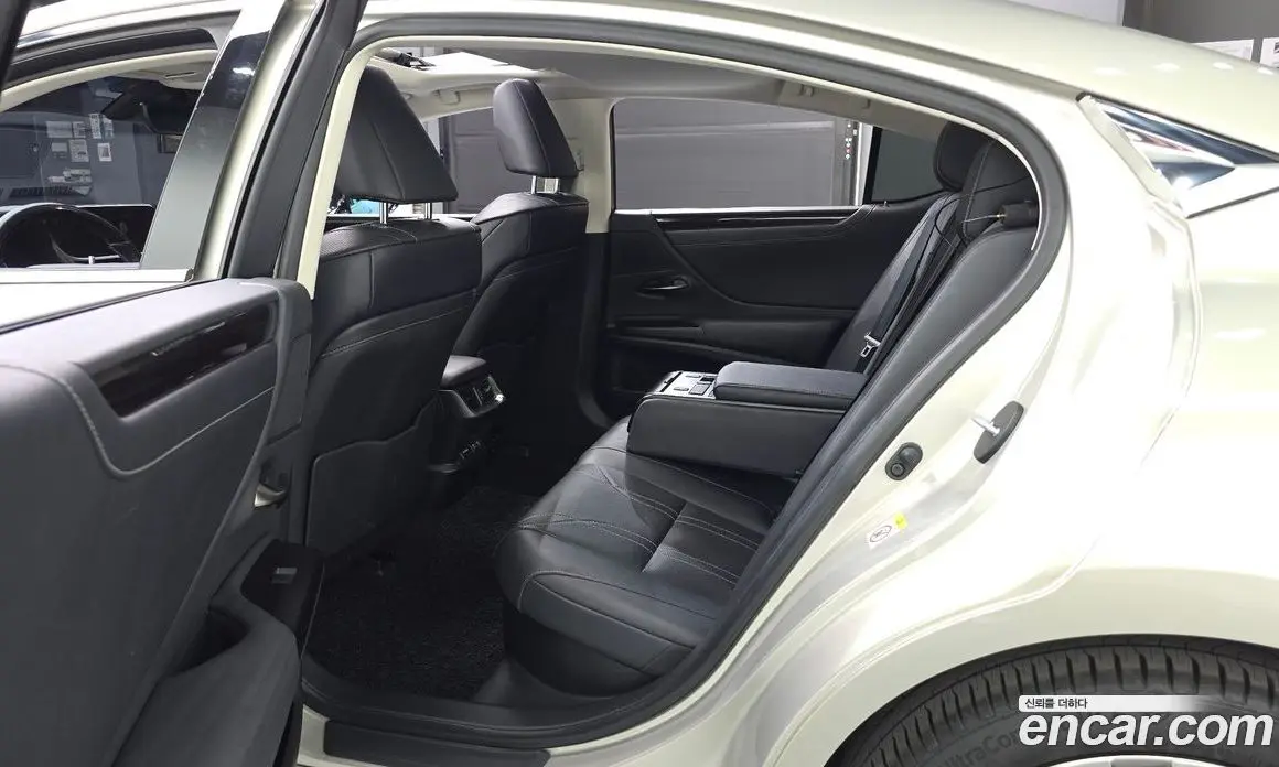 Lexus ES 2018 2.5 АКПП, фото 11