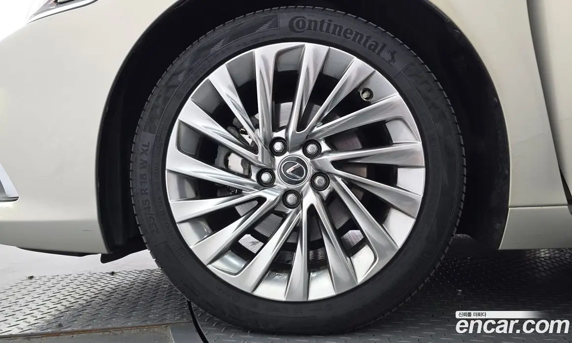 Lexus ES 2018 2.5 АКПП, фото 5