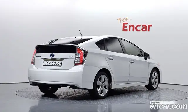 Toyota Prius 2012 1.8 АКПП, миниатюра 2