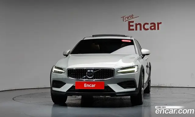 Volvo V60 2020 2.0 АКПП, миниатюра 2