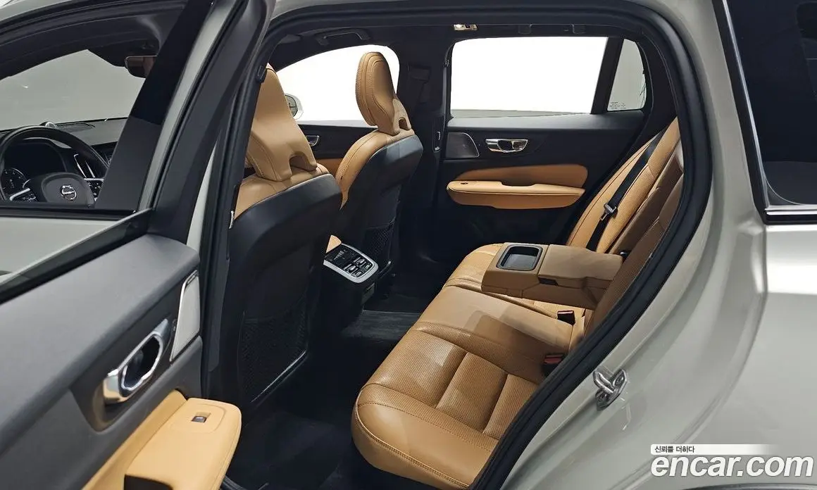 Volvo V60 2020 2.0 АКПП, фото 17