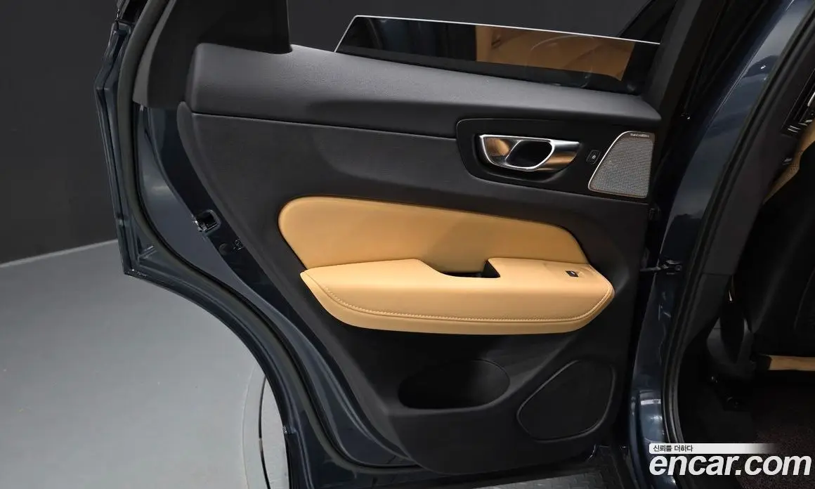 Volvo XC60 2022 2.0 АКПП, фото 14