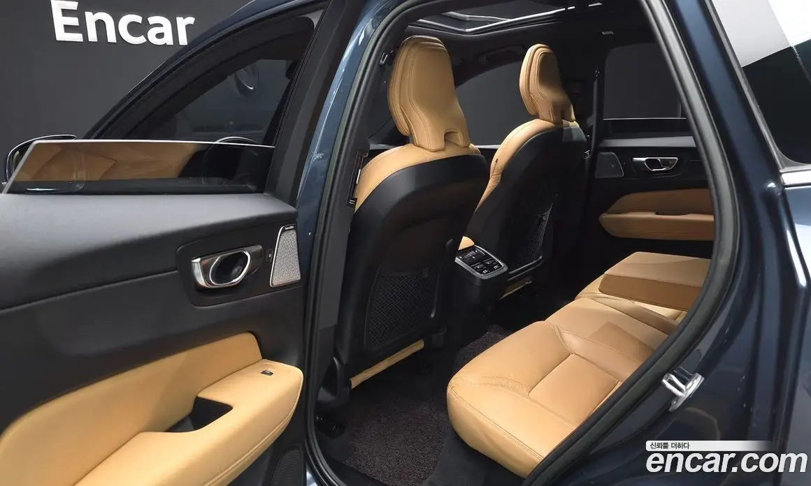 Volvo XC60 2022 2.0 АКПП, фото 15