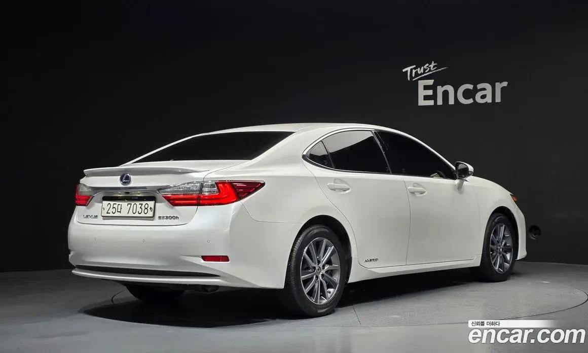Lexus ES 2017 2.5 АКПП, фото 2 Lexus ES 2017 2.5 АКПП, фото 2