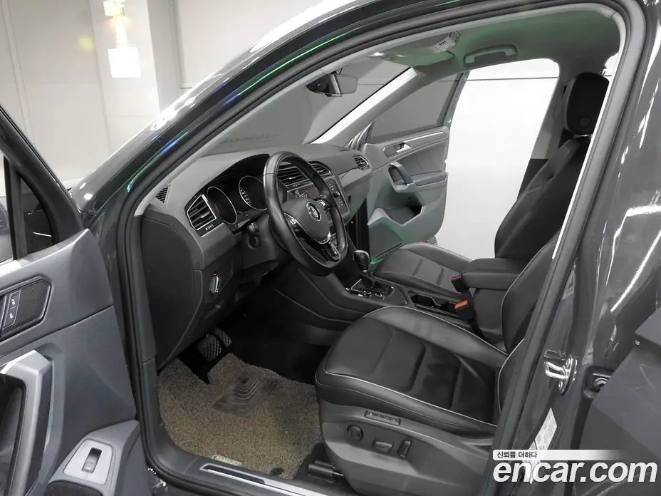 Volkswagen Tiguan 2018 2.0 АКПП, фото 11