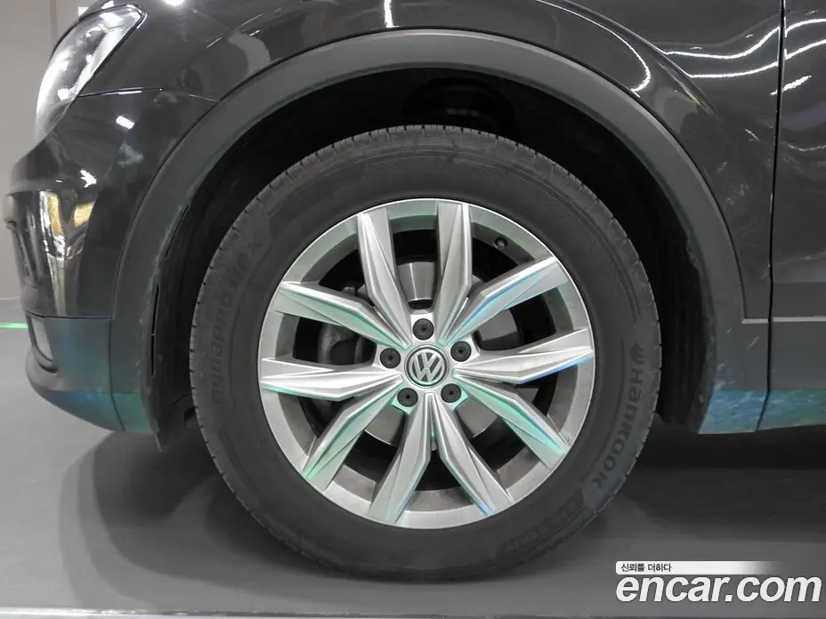 Volkswagen Tiguan 2018 2.0 АКПП, фото 5