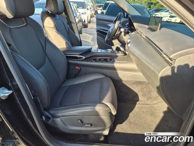 Genesis GV70 2022 2.5 АКПП, миниатюра 12