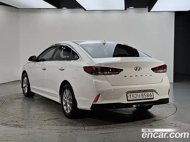 Hyundai Sonata 2018 2.0 АКПП, миниатюра 3