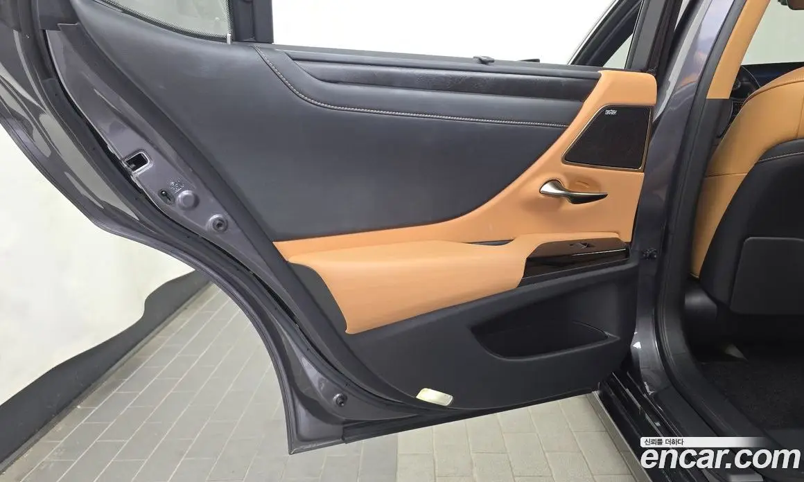 Lexus ES 2021 2.5 АКПП, фото 15
