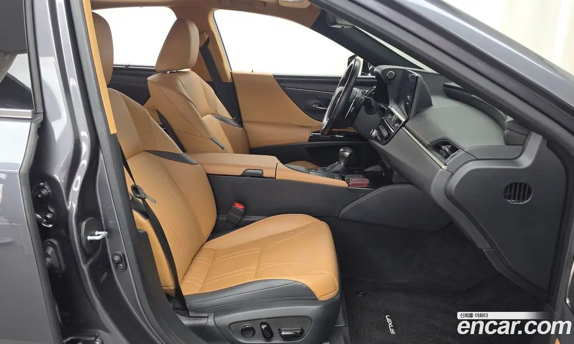 Lexus ES 2021 2.5 АКПП, фото 17