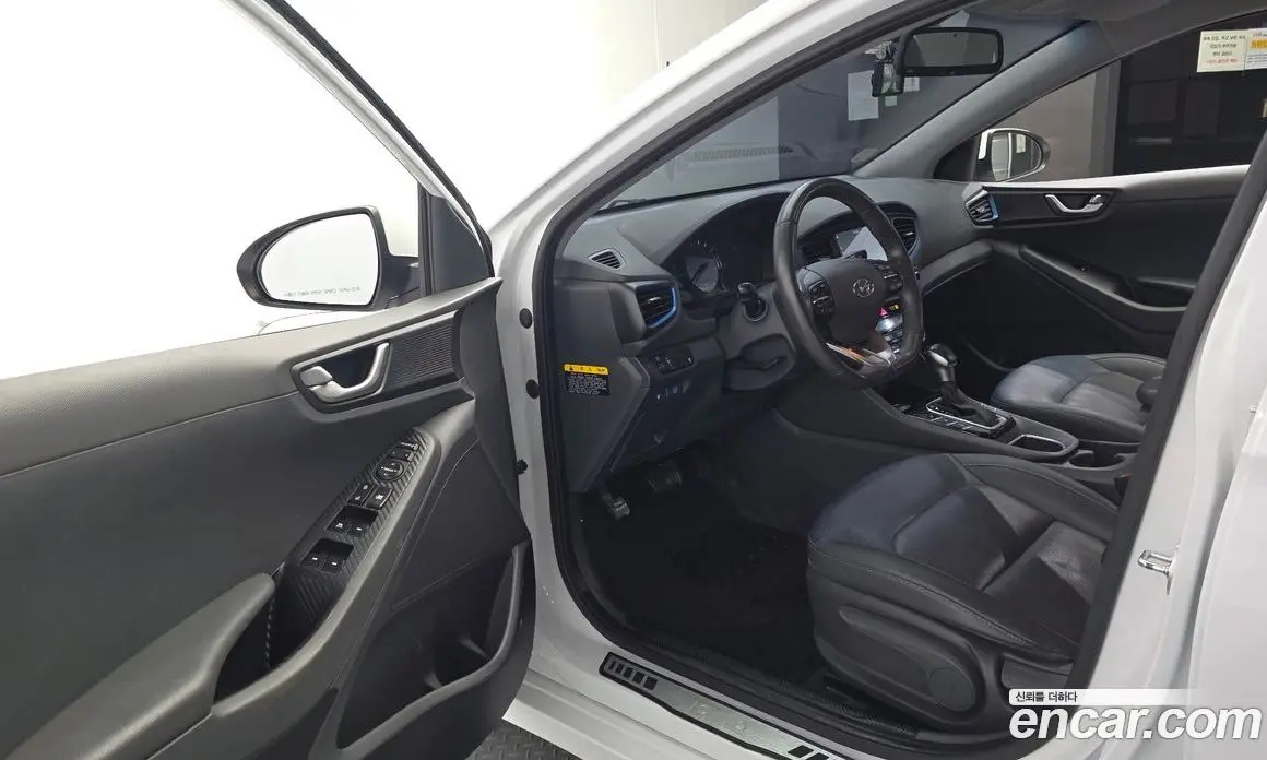 Hyundai Ioniq 2017 1.6 АКПП, фото 13