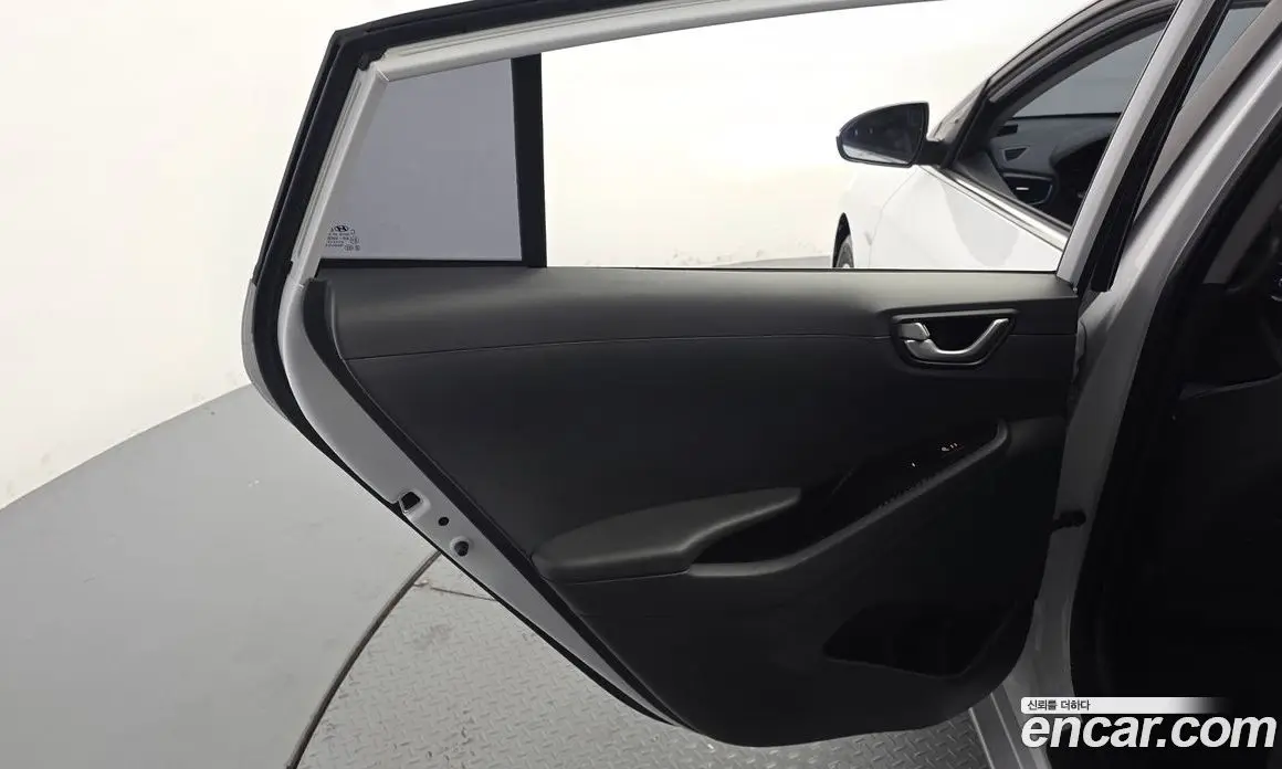 Hyundai Ioniq 2017 1.6 АКПП, фото 15