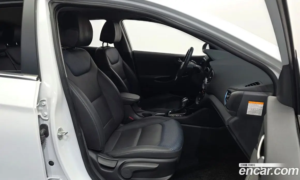Hyundai Ioniq 2017 1.6 АКПП, фото 16