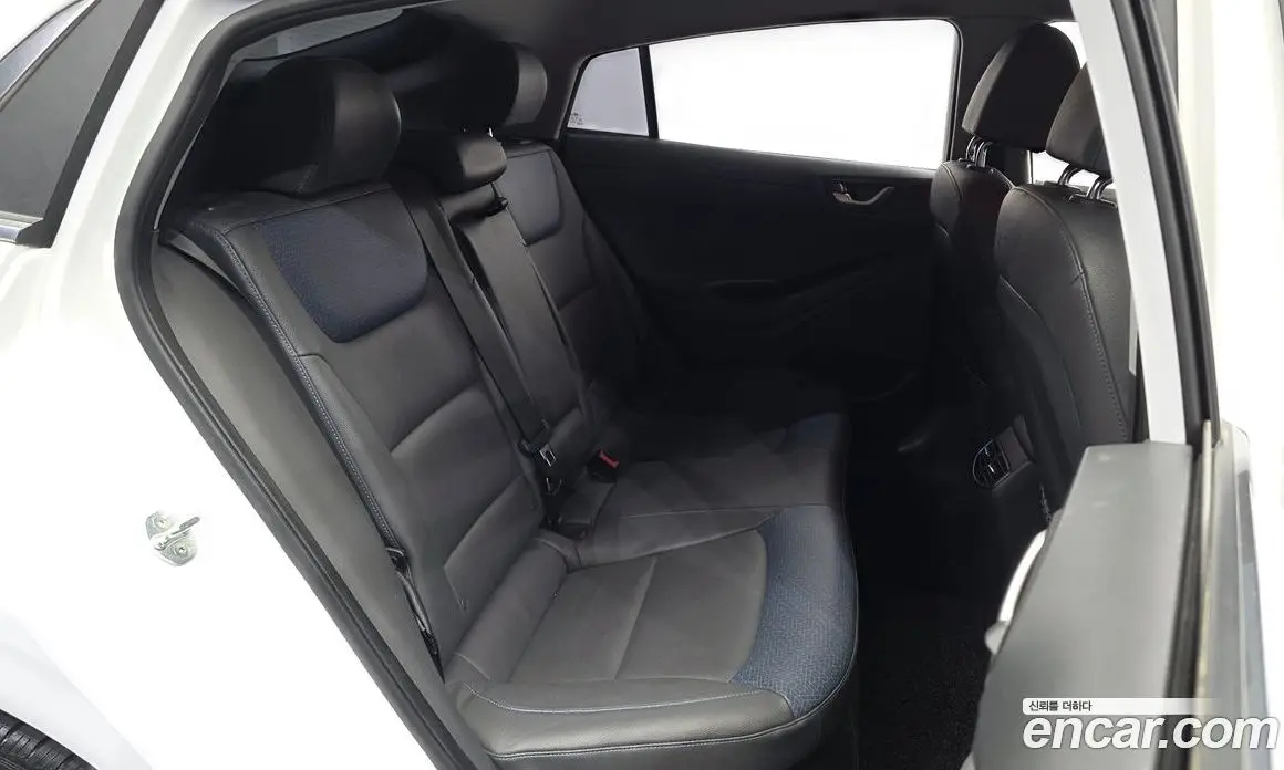 Hyundai Ioniq 2017 1.6 АКПП, фото 17
