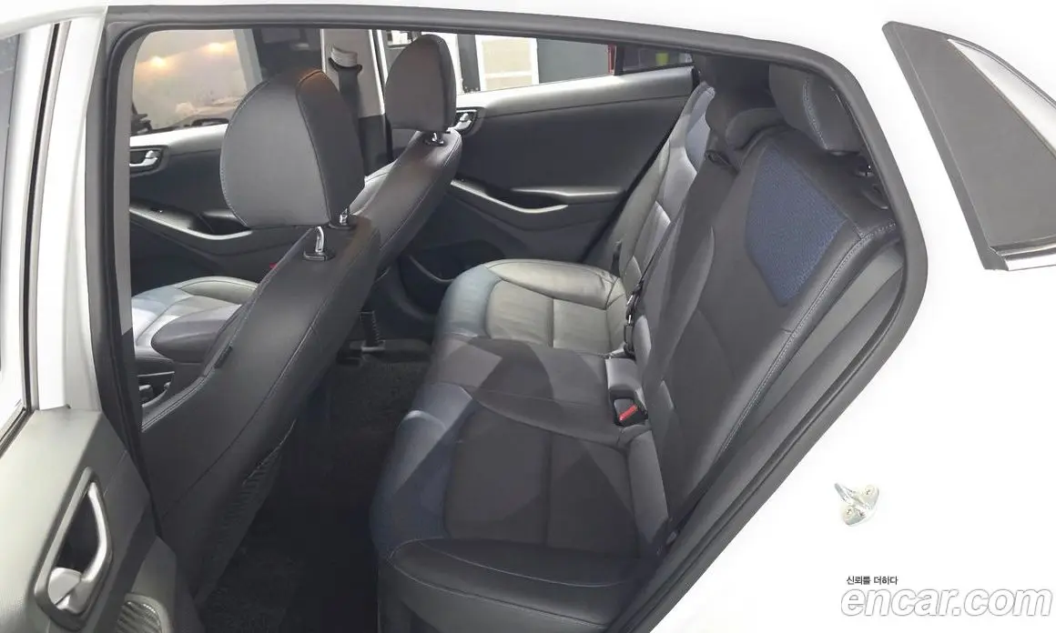 Hyundai Ioniq 2017 1.6 АКПП, фото 18