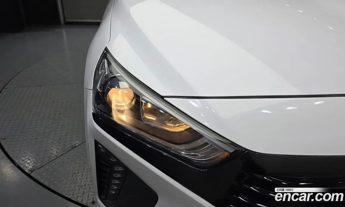 Hyundai Ioniq 2017 1.6 АКПП, фото 8