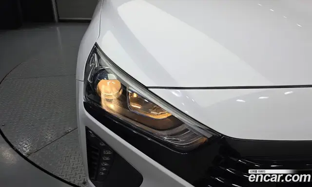 Hyundai Ioniq 2017 1.6 АКПП, миниатюра 8