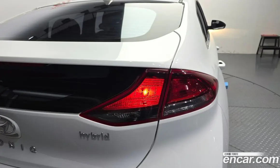 Hyundai Ioniq 2017 1.6 АКПП, фото 9