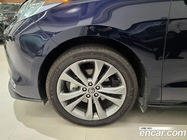 Toyota Sienna 2025 2.5 вариатор, миниатюра 5