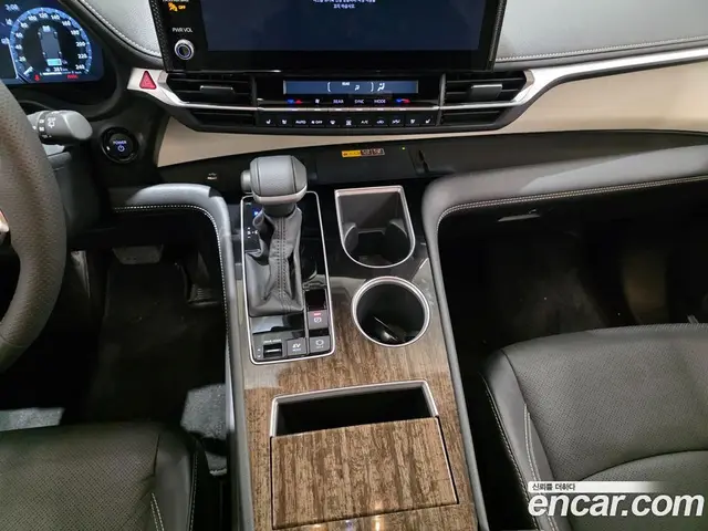 Toyota Sienna 2025 2.5 вариатор, миниатюра 9