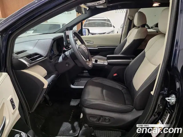 Toyota Sienna 2025 2.5 вариатор, миниатюра 10