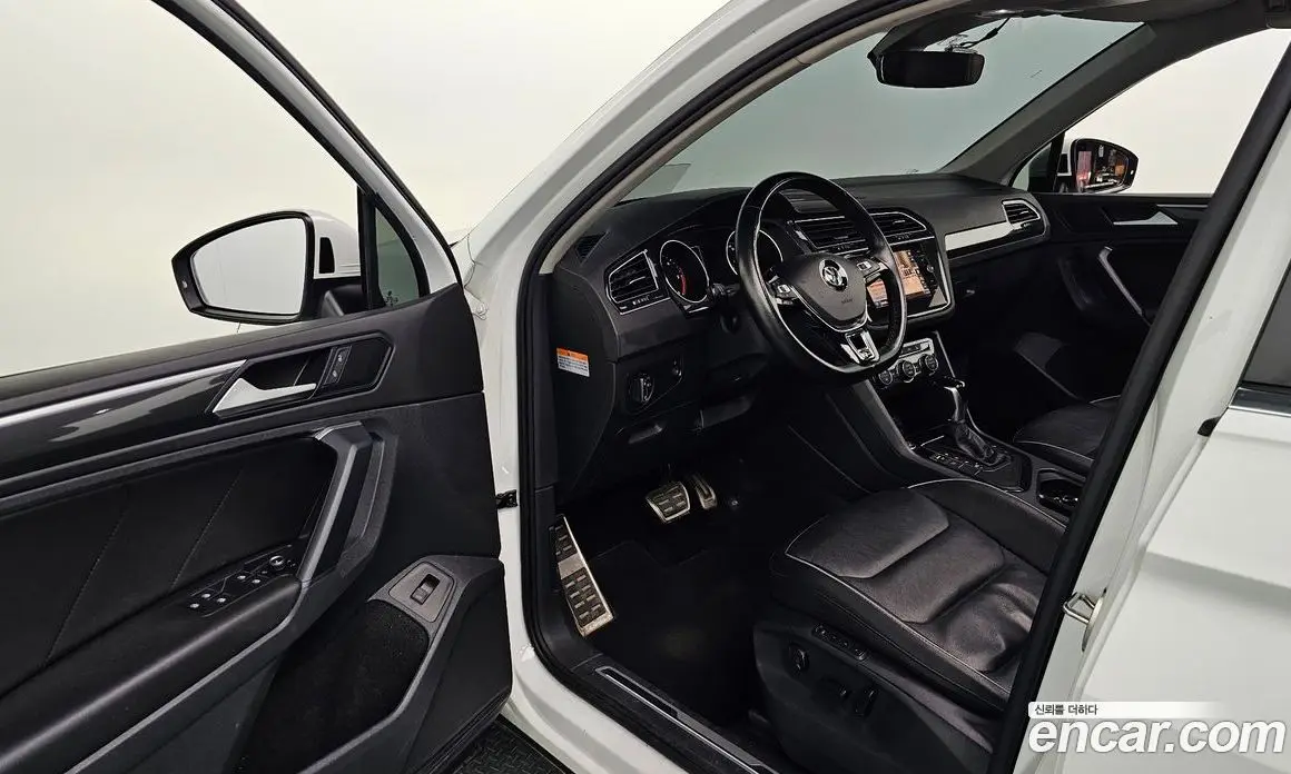 Volkswagen Tiguan 2019 2.0 АКПП, фото 13