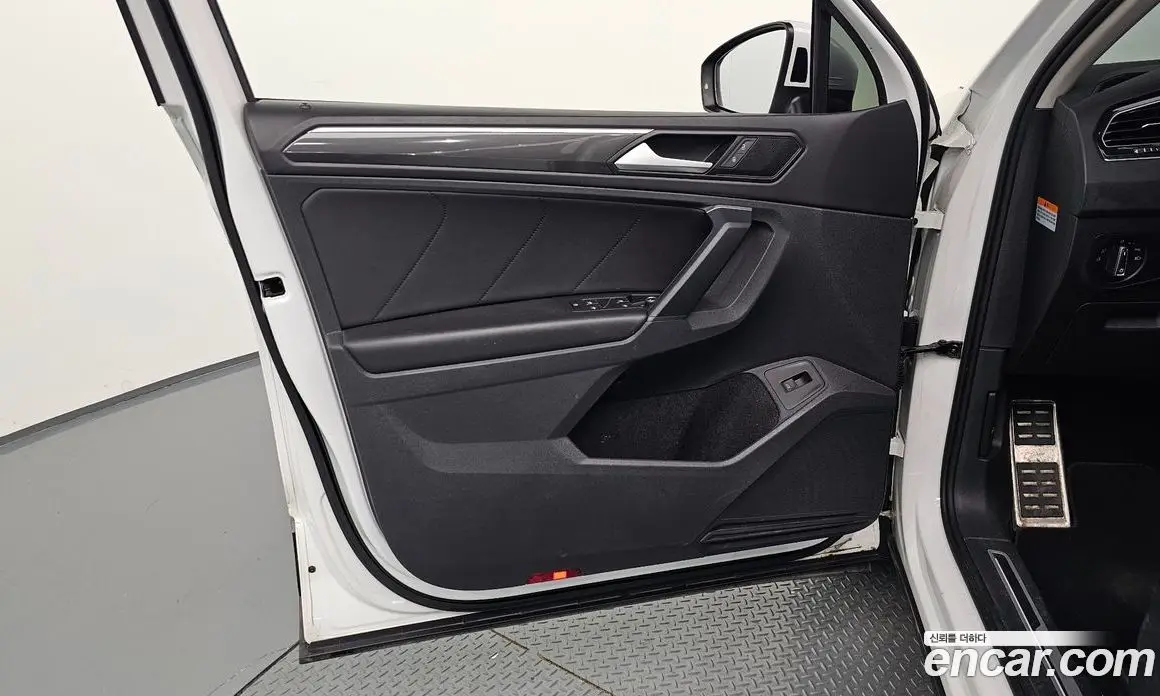 Volkswagen Tiguan 2019 2.0 АКПП, фото 14