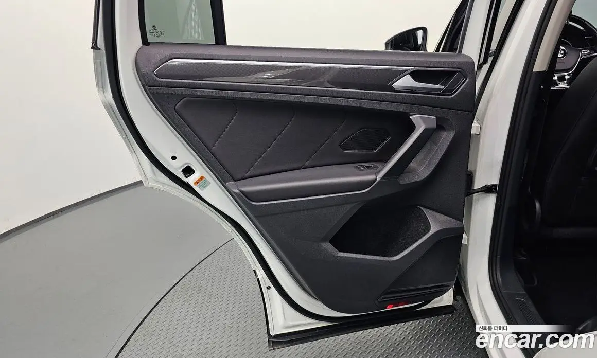 Volkswagen Tiguan 2019 2.0 АКПП, фото 15