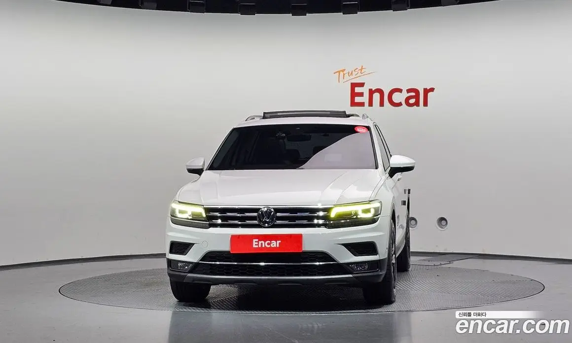 Volkswagen Tiguan 2019 2.0 АКПП, фото 3