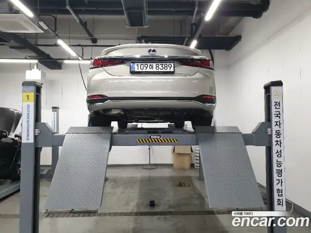Lexus ES 2026 2.5 АКПП, миниатюра 2 Lexus ES 2026 2.5 АКПП, миниатюра 2