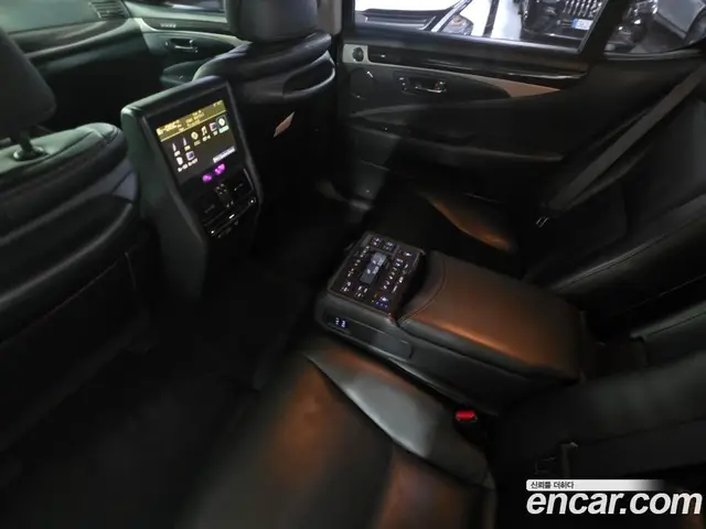 Lexus LS 2014 5.0 АКПП, миниатюра 7 Lexus LS 2014 5.0 АКПП, миниатюра 7