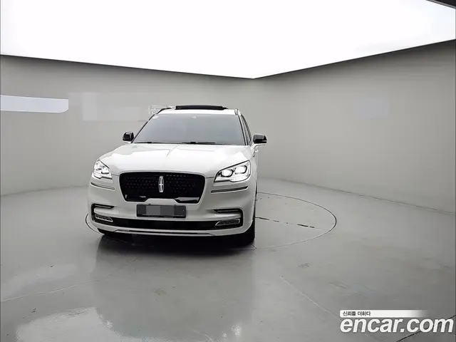 Lincoln Aviator, 2023, 31 262 км