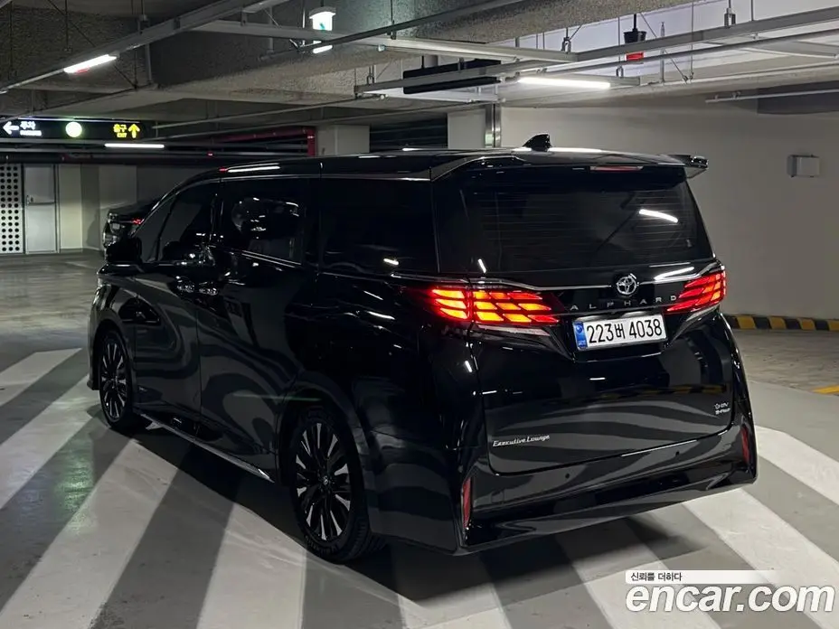 Toyota Alphard 2026 2.5 АКПП, фото 3