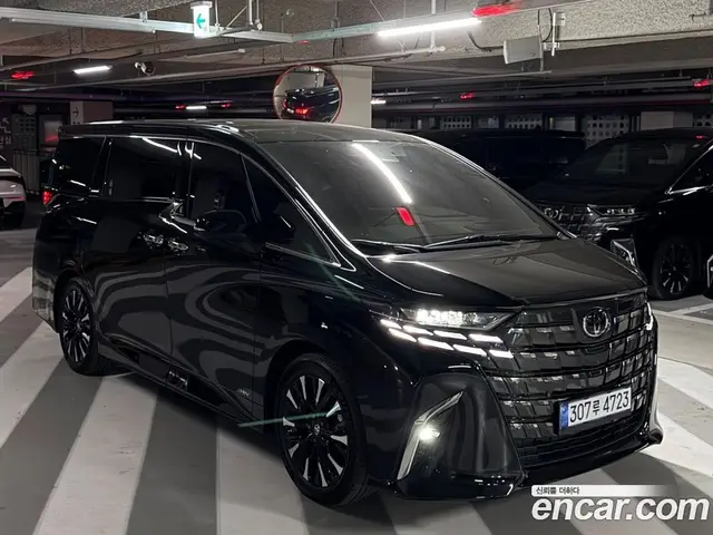 Toyota Alphard, 2026, 10 км