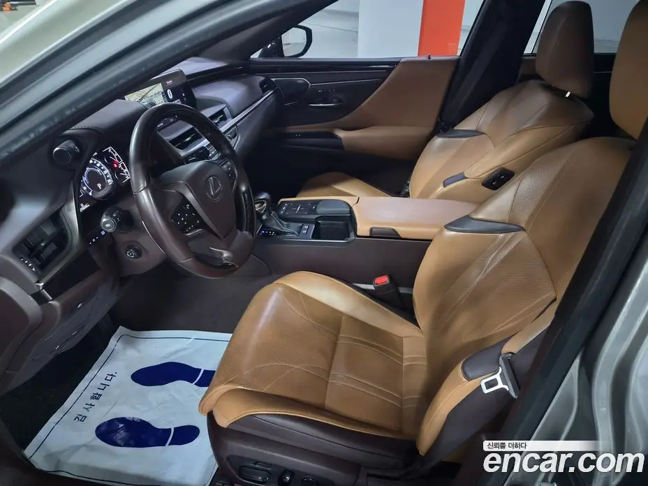 Lexus ES 2019 2.5 АКПП, фото 13
