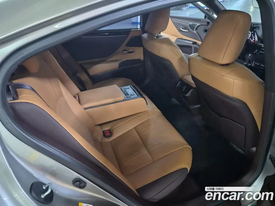 Lexus ES 2019 2.5 АКПП, фото 14