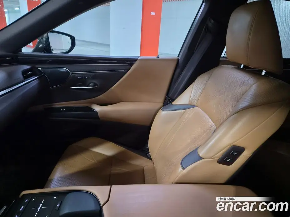 Lexus ES 2019 2.5 АКПП, фото 15