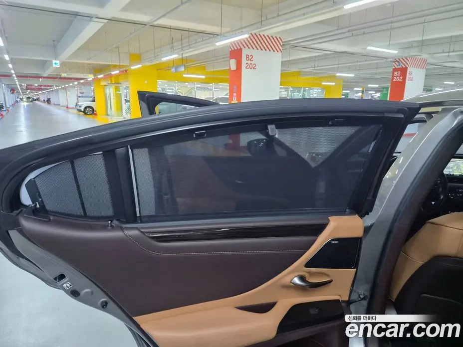 Lexus ES 2019 2.5 АКПП, фото 17