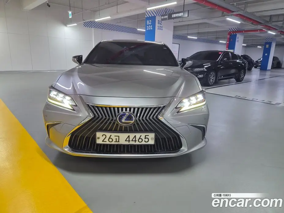 Lexus ES 2019 2.5 АКПП, фото 3