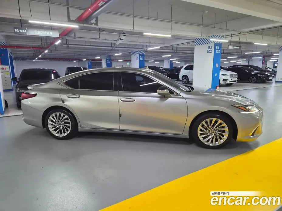 Lexus ES 2019 2.5 АКПП, фото 6