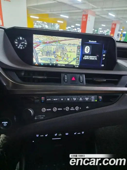 Lexus ES 2019 2.5 АКПП, фото 9
